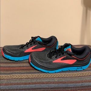Brooks Pure Grit 6 Size 8